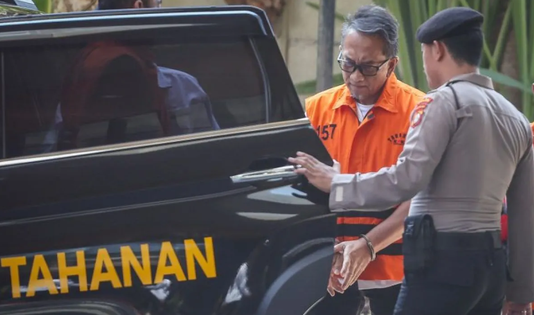 Eks Pejabat Bea Cukai Orlando Hamonangan Menangis Saat Bersaksi di Sidang Gratifikasi Blueray Cargo